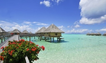 Combiné d'hôtels - Hôtellerie de luxe intercontinental-bora-bora--le-moana-resort-pontoon_5783820784_o