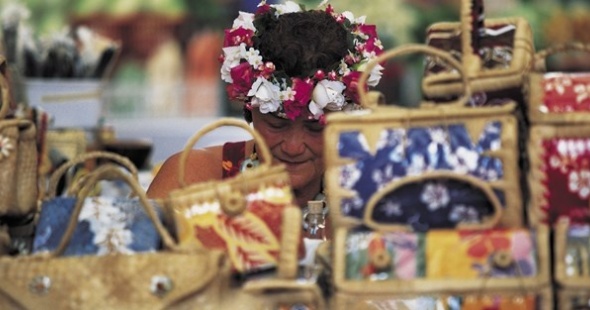 Atoll du bout du monde : 3 îles Tahiti, Ahe, Moorea