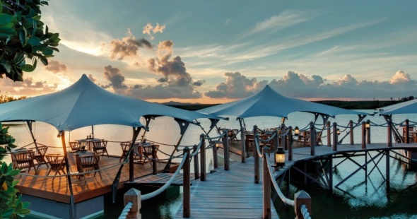 constance-prince-ile-maurice-restaurants_and_bars-le_barachois_floating_restaurant-03