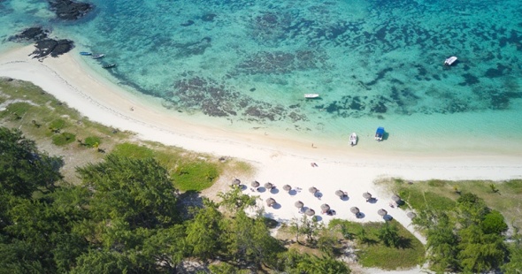 hotel-sunrise-attitude-ile-maurice-belle-mare-beach_vue-aerienne
