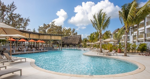 hotel-sunrise-attitude-ile-maurice-papaya-bar-pool