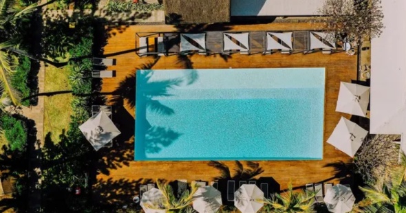 hotel-veranda-tamarin-ile-maurice-aerial-view-of-pool